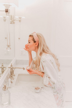 Load image into Gallery viewer, Vegan EpiSilk Crystal Wrinkle Smoothing Face Treatment - Intense Brightening and Firming Wrinkle Fix for Sensitive Skin