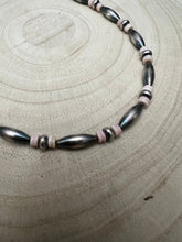 Load image into Gallery viewer, Torpedo choker Sterling Silver Pearls and pink conch
