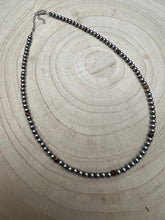 Load image into Gallery viewer, 4mm Purple spiny and Sterling Pearl choker - 14 inch
