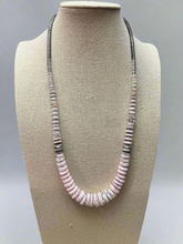 Load image into Gallery viewer, Pink Conch Graduated Necklace - 23 inch
