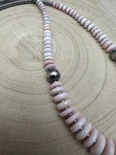 Load image into Gallery viewer, Pink Conch Graduated Necklace - 23 inch
