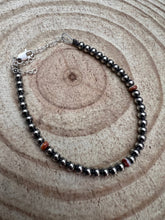 Load image into Gallery viewer, Little bit of Purple Spiny Oyster with Sterling Silver Pearls bracelet
