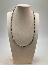Load image into Gallery viewer, Graduated Sterling pearl necklace - 22 inch
