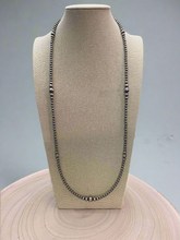 Load image into Gallery viewer, Graduated Sterling Pearl Necklace - 28 inch
