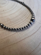 Load image into Gallery viewer, Graduated Sterling pearl necklace - 22 inch
