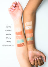 Load image into Gallery viewer, Eyeshadow Palette - Lady Liberty
