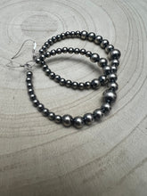 Load image into Gallery viewer, Graduated Sterling Silver Pearl Hoops
