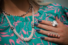 Load image into Gallery viewer, Pink Conch Graduated Necklace - 23 inch
